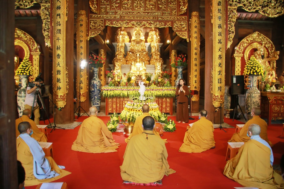 Lễ tắm Phật ở di sản thế giới Tràng An - 2 Lễ tắm Phật ở di sản thế giới Tràng An - 2