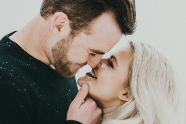 Những câu chuyện “nhớ đời” về nụ hôn đầu tiên