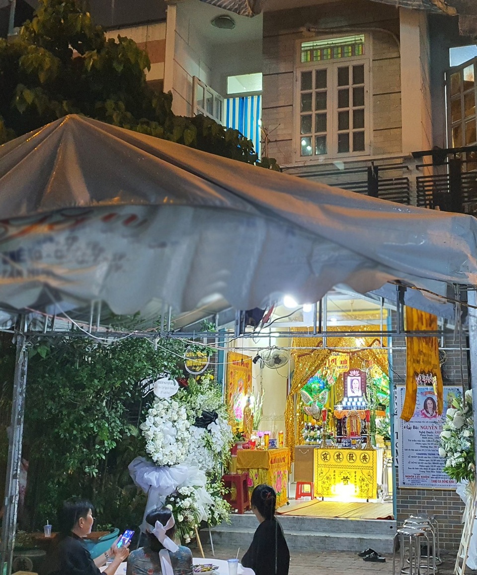 NSND Bạch Tuyết: Tôi kính trọng tài năng và nhân cách chị Ánh Hoa - 3 NSND Bạch Tuyết: Tôi kính trọng tài năng và nhân cách chị Ánh Hoa - 3