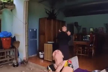 Khoảnh khắc chàng trai bí mật từ Nhật trở về khiến mẹ suýt ngất xỉu