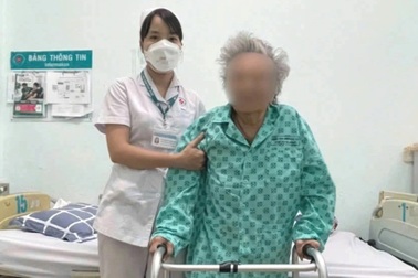 Cụ bà 96 tuổi vẫn đi lại sau hai lần gãy cổ xương đùi