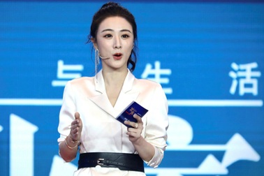 Hé lộ tài sản khủng và quyền lực của các ngôi sao livestream Trung Quốc