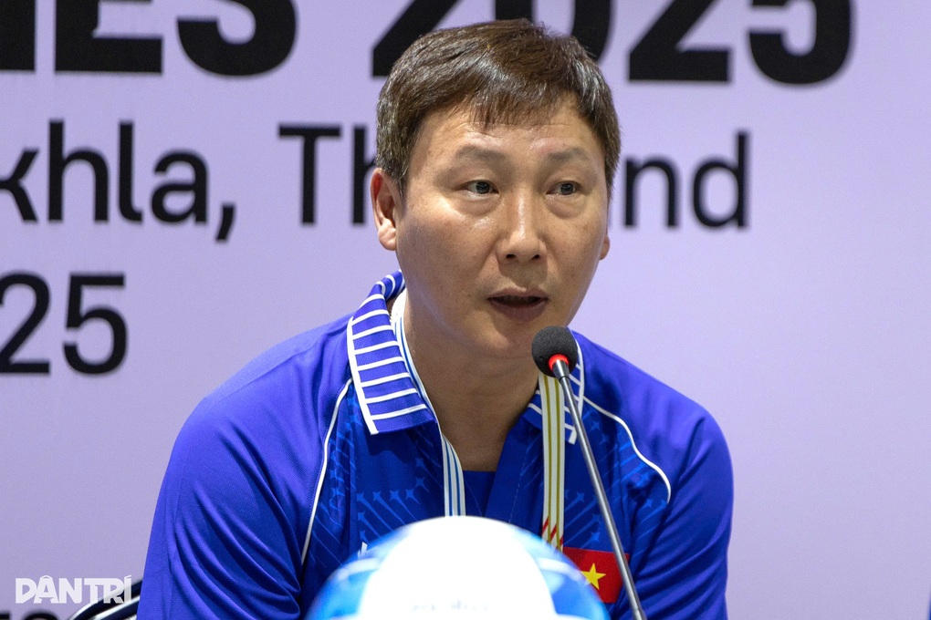 HLV Kim Sang Sik: U22 Lào tiến bộ rõ rệt, nhưng U22 Việt Nam sẽ thắng - 1