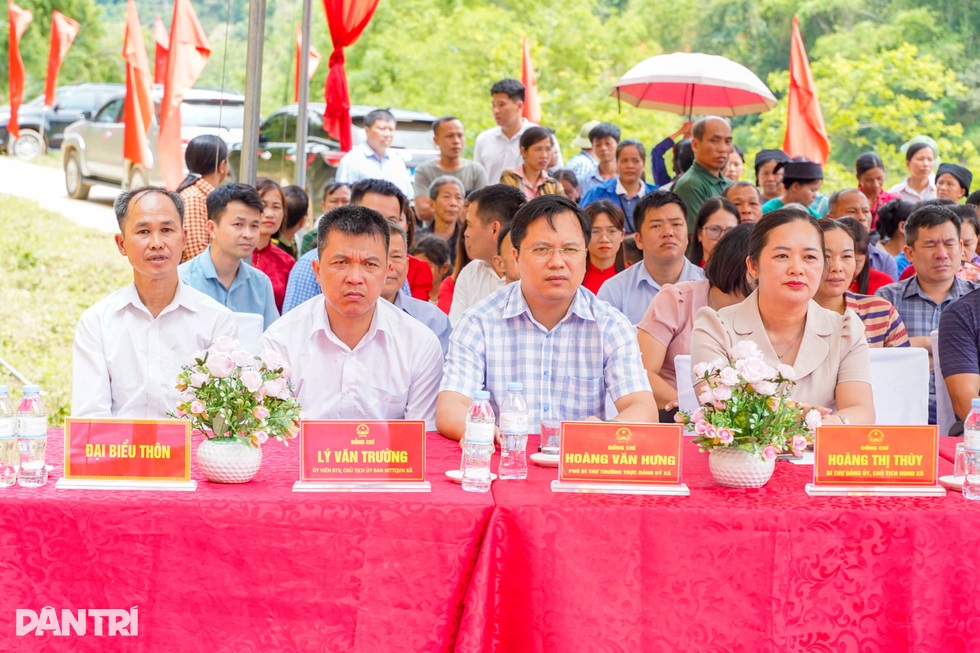 “Có công trình mới để đi lại an toàn, chúng tôi vui lắm!” - 2 “Có công trình mới để đi lại an toàn, chúng tôi vui lắm!” - 2