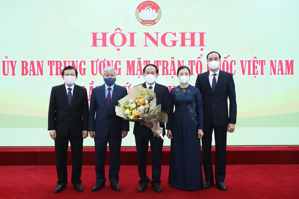 Bộ Chính trị giới thiệu Bí thư Hậu Giang làm Phó Chủ tịch UBTƯ MTTQ VN - 4 Bộ Chính trị giới thiệu Bí thư Hậu Giang làm Phó Chủ tịch UBTƯ MTTQ VN - 4