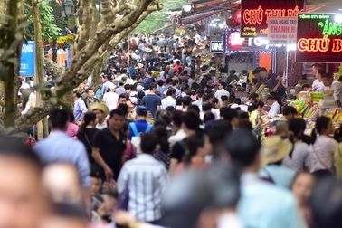 Chùa Hương tạm dừng đón du khách do dịch Covid-19