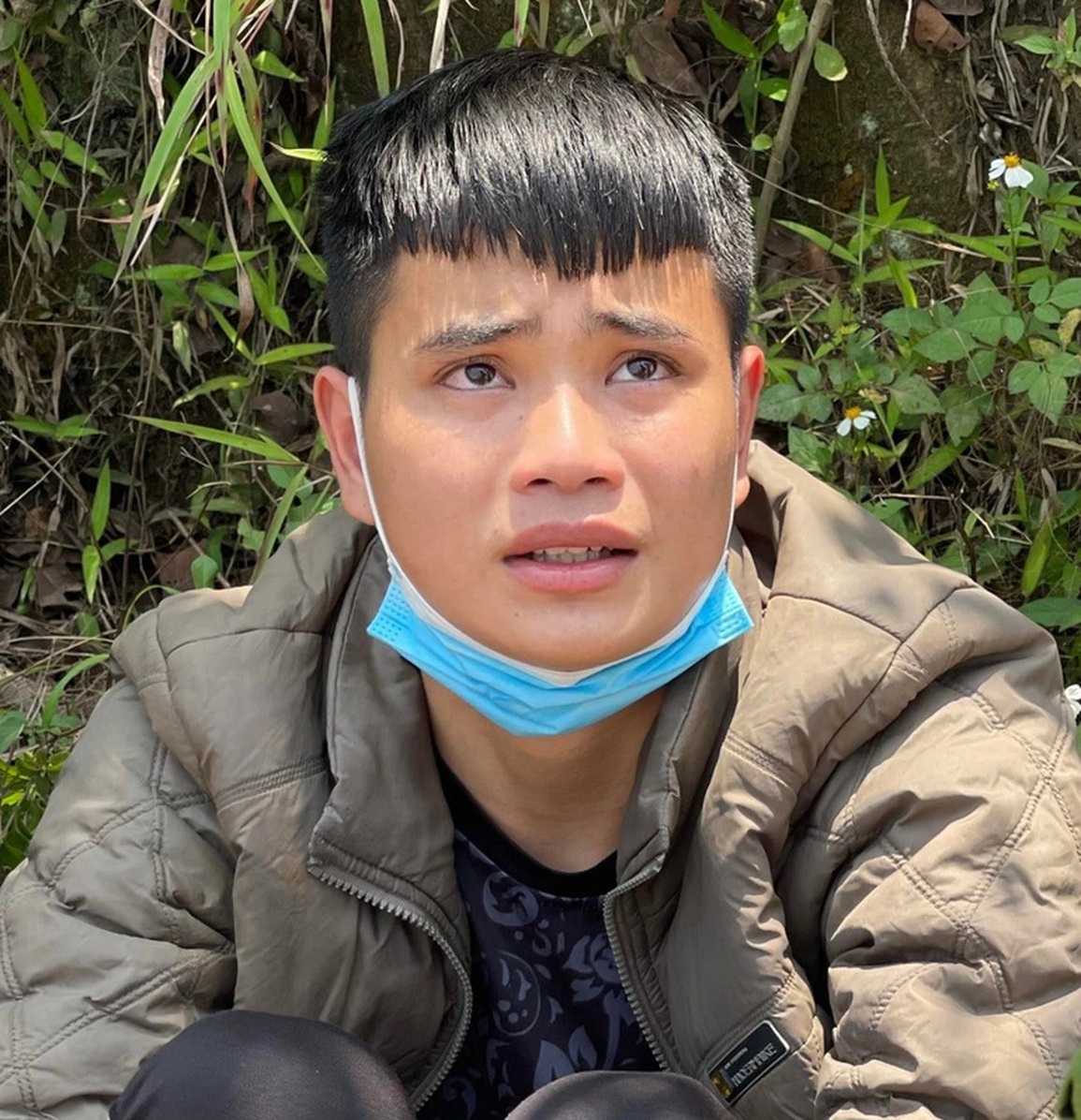 Khởi tố gã thanh niên sát hại nam sinh lớp 8 ở nương mía - 1 Khởi tố gã thanh niên sát hại nam sinh lớp 8 ở nương mía - 1