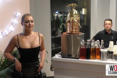 Iskra lawrence sành điệu ra phố