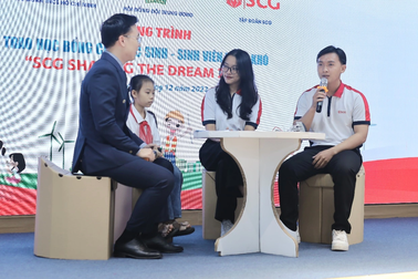 200 học sinh, sinh viên nhận học bổng vượt khó, tổng giá trị 2,2 tỷ đồng