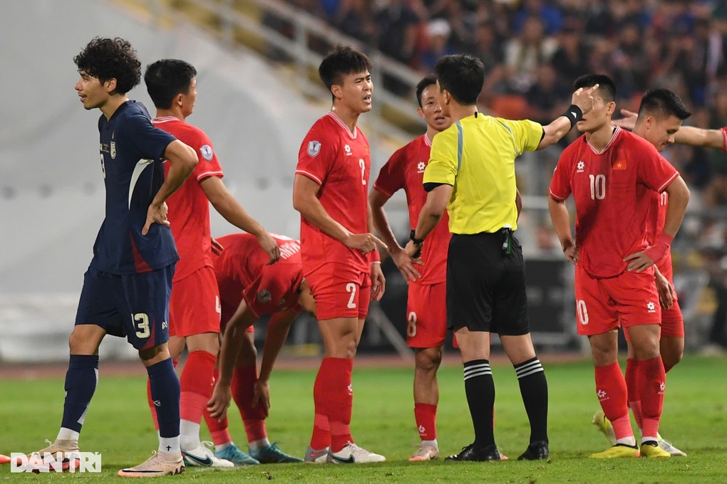CĐV Đông Nam Á chỉ trích bàn thắng đáng hổ thẹn của tuyển Thái Lan - 3 CĐV Đông Nam Á chỉ trích bàn thắng đáng hổ thẹn của tuyển Thái Lan - 3