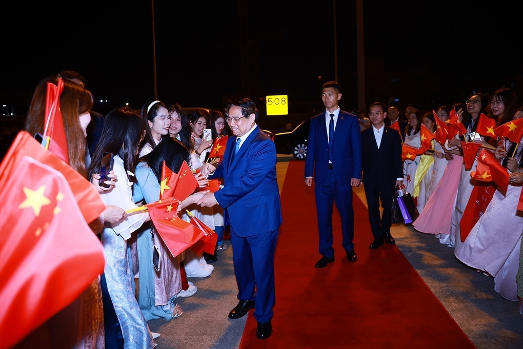 Thủ tướng về Hà Nội, kết thúc tốt đẹp chuyến công tác tại Trung Quốc - 1