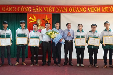 Học sinh trường chuyên tại Quảng Bình tham dự Olympic Vật lý châu Âu 2020