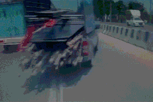 Xem cảnh sát đi xe máy truy đuổi quái xế