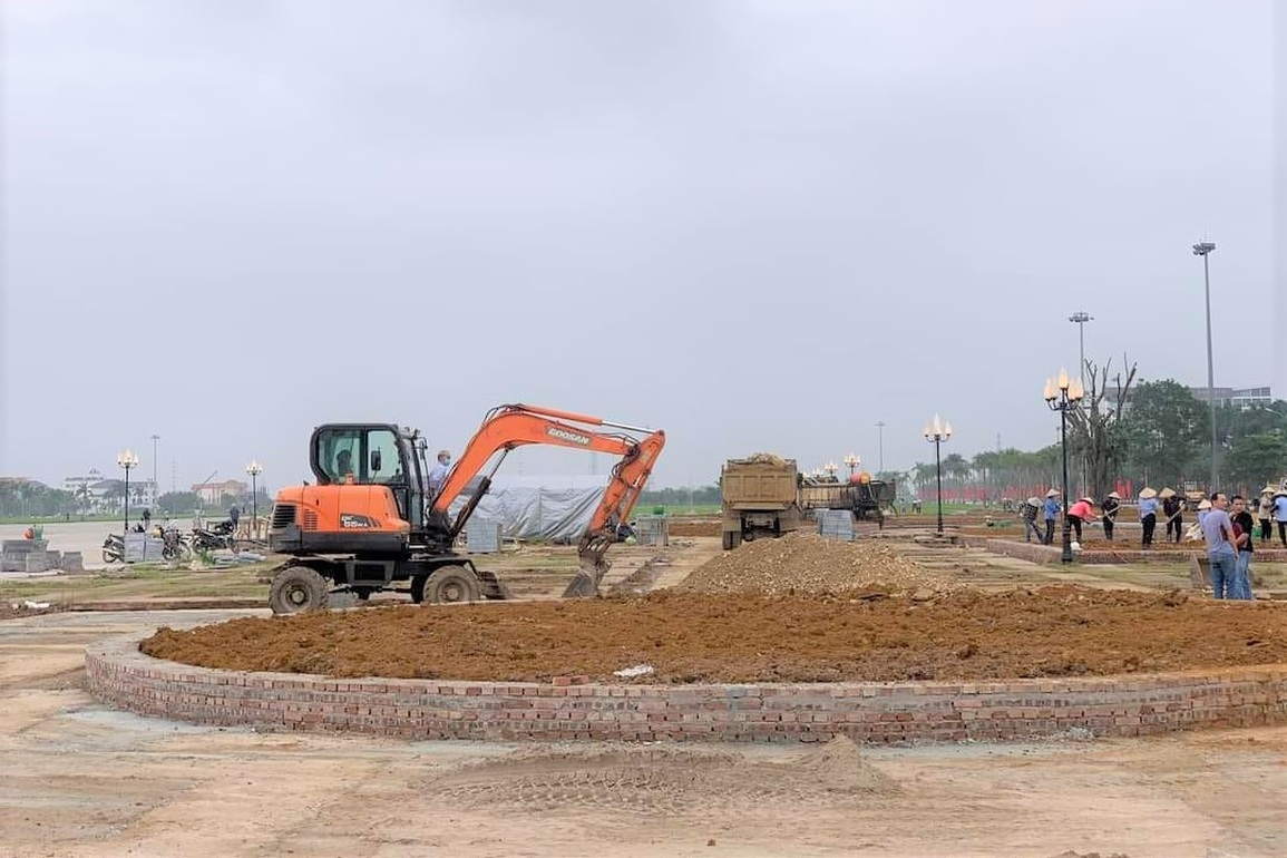 Sốt ruột quảng trường 1.500 tỷ đồng treo hơn thập kỷ chưa rõ ngày về đích - 3 Sốt ruột quảng trường 1.500 tỷ đồng treo hơn thập kỷ chưa rõ ngày về đích - 3