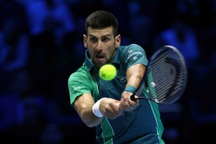 Đánh bại Rune, Djokovic nắm chắc ngôi số một thế giới