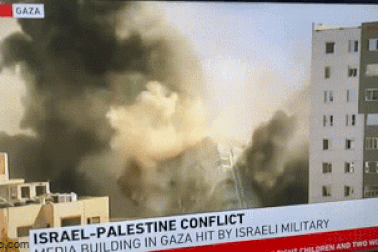 Israel không kích đánh sập trụ sở các hãng tin lớn ở Gaza