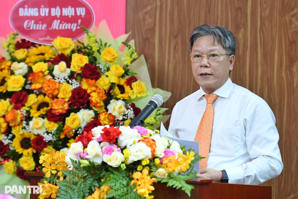 Xây dựng tạp chí Tổ chức nhà nước và Lao động điện tử thành ấn phẩm chủ lực - 2 Xây dựng tạp chí Tổ chức nhà nước và Lao động điện tử thành ấn phẩm chủ lực - 2