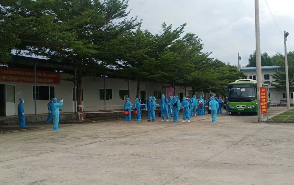 Đồng Nai: 4 người về từ Đà Nẵng biểu hiện ho sốt, rà soát 200 người - 1 Đồng Nai: 4 người về từ Đà Nẵng biểu hiện ho sốt, rà soát 200 người - 1