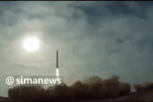 Video Iran "nã" tên lửa tiêu diệt tàu chiến cách 1.800 km