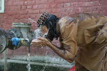 Người Ấn Độ, Pakistan sống trong cảnh nắng nóng "như địa ngục"