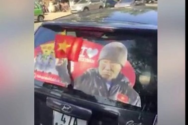 Trang trí ô tô cổ vũ đội tuyển U23 Việt Nam