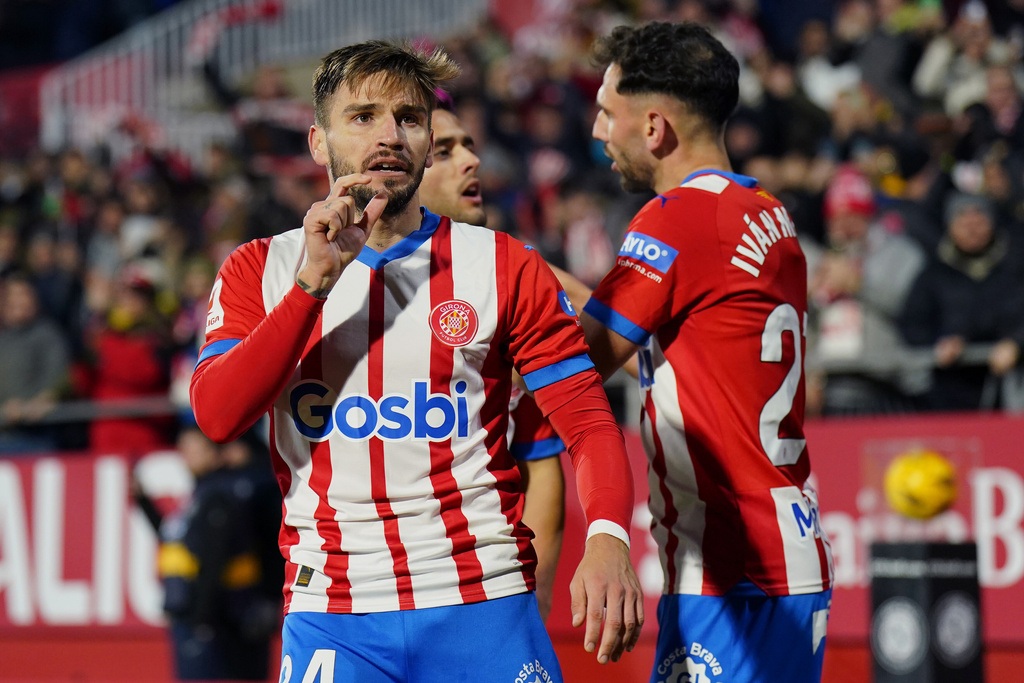 Girona soán ngôi đầu bảng của Real Madrid, bỏ xa Barcelona - 1