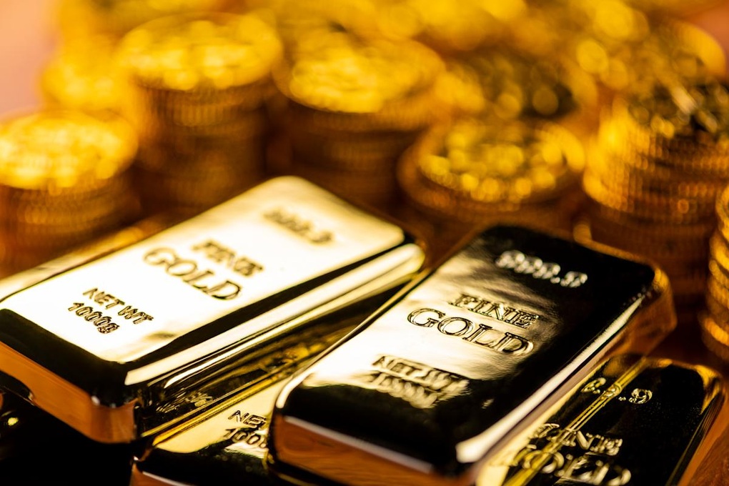 Giá vàng rơi tự do, nhà đầu tư nên làm gì? - 1 Giá vàng rơi tự do, nhà đầu tư nên làm gì? - 1