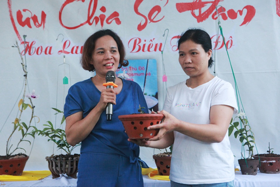 Đại gia Hà Nội chi 5 tỷ đồng mua giỏ lan nhìn như ngọn rau muống - 10 Đại gia Hà Nội chi 5 tỷ đồng mua giỏ lan nhìn như ngọn rau muống - 10