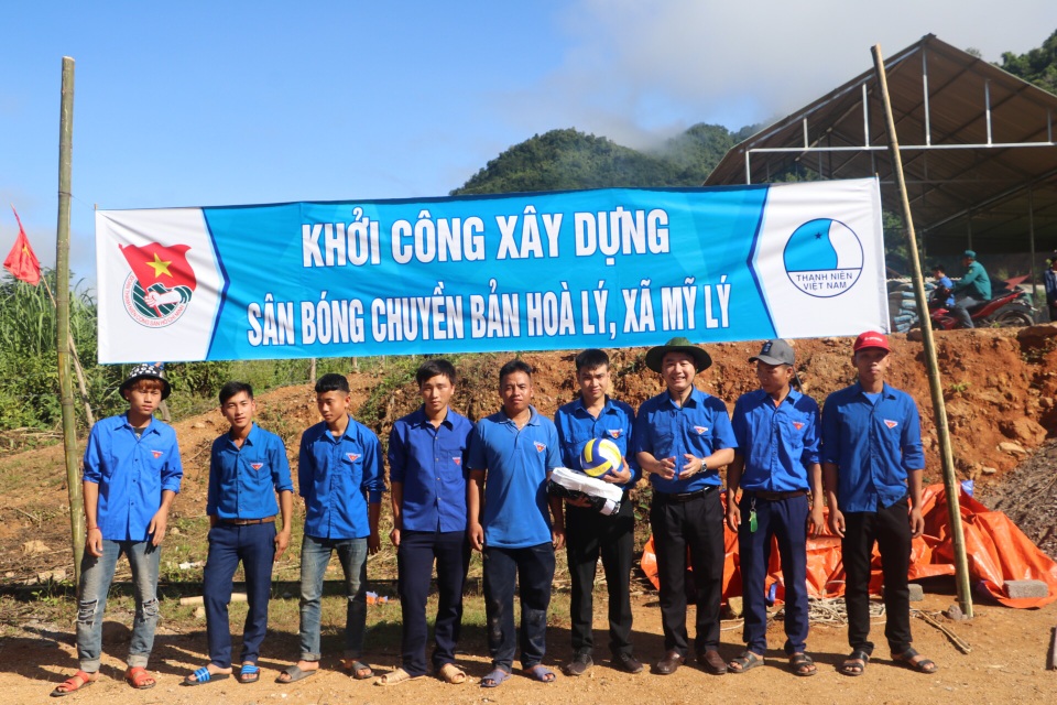 Tỉnh đoàn Nghệ An ra quân tình nguyện ở biên giới Việt - Lào - 15 Tỉnh đoàn Nghệ An ra quân tình nguyện ở biên giới Việt - Lào - 15