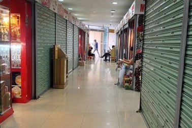 Tiểu thương “chợ kiểu mới” Hà Nội lũ lượt ngừng kinh doanh