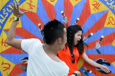 Thú vị triển lãm “đánh lừa thị giác” của vợ chồng Ngọc Trinh 