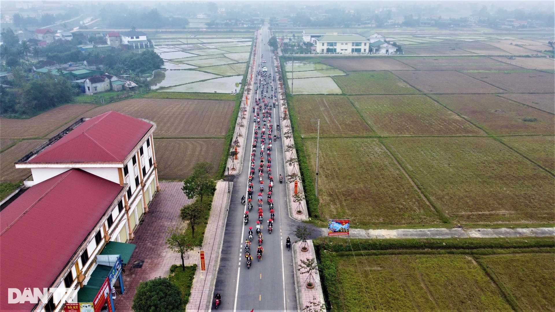 6.000 người gói hàng nghìn chiếc bánh chưng dâng vua Mai Hắc Đế - 1 6.000 người gói hàng nghìn chiếc bánh chưng dâng vua Mai Hắc Đế - 1