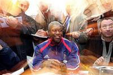 Cisse vẫn muốn ở lại với "Quỷ đỏ"