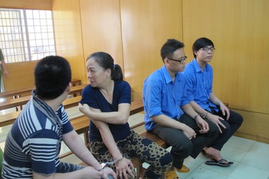 "Cậu ấm" Sài Gòn rủ bạn về nhà trộm két sắt đầy vàng