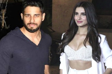 Tara Sutaria bốc lửa đi chơi tối