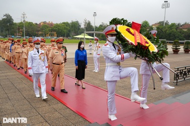 Đoàn Thanh niên Cục Cảnh sát giao thông báo công dâng Bác