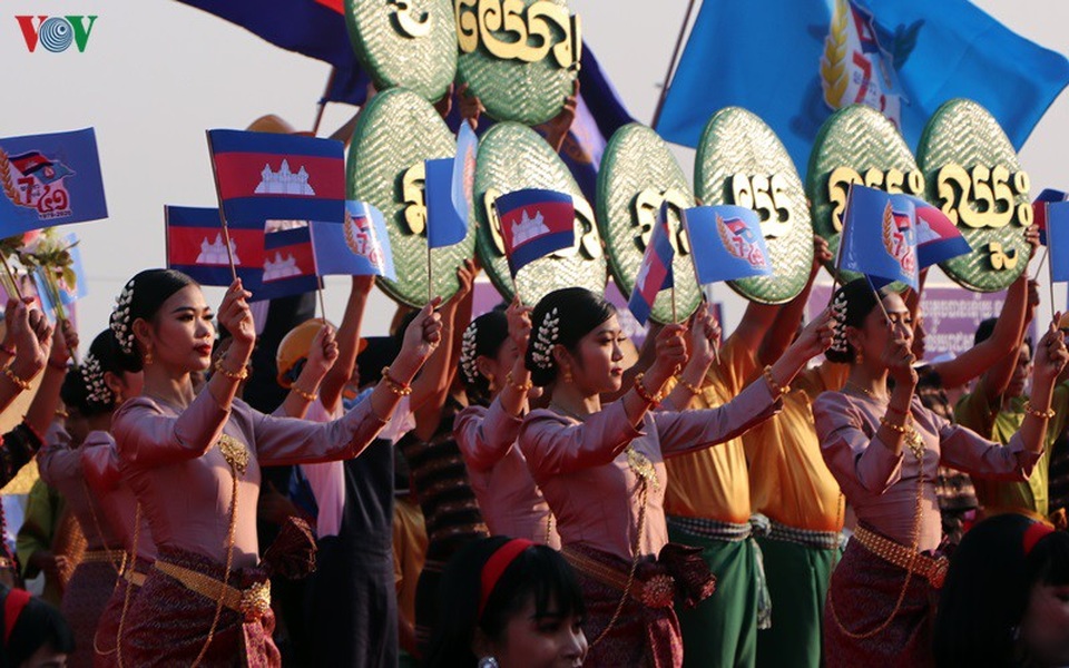 TT Hun Sen tái khẳng định Việt Nam giúp Campuchia thoát họa diệt chủng - 3 TT Hun Sen tái khẳng định Việt Nam giúp Campuchia thoát họa diệt chủng - 3