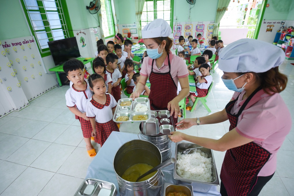 Dinh dưỡng học đường, chìa khóa cho nâng tầm vóc người Việt Nam - 3 Dinh dưỡng học đường, chìa khóa cho nâng tầm vóc người Việt Nam - 3