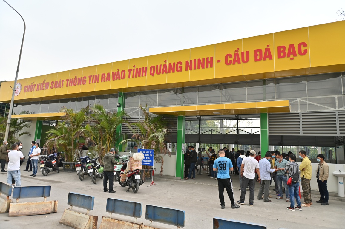TP Uông Bí nói việc lỗi phần mềm khiến người dân khai báo y tế khó khăn - 3 TP Uông Bí nói việc lỗi phần mềm khiến người dân khai báo y tế khó khăn - 3
