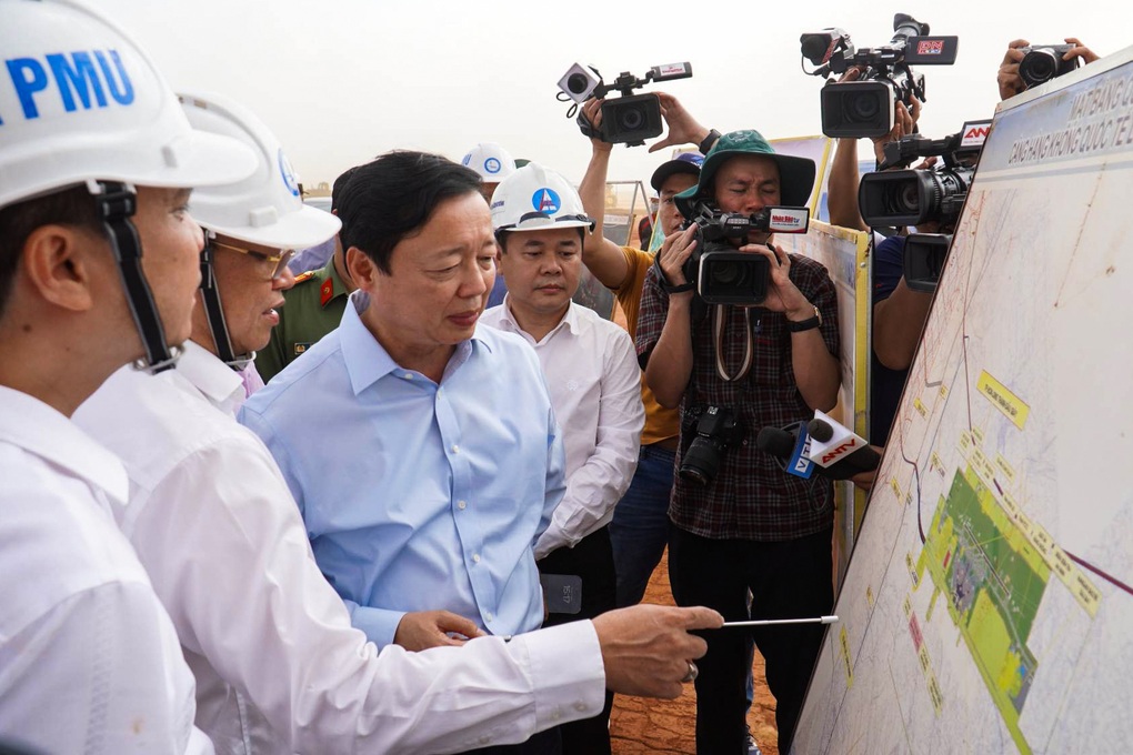 Phó Thủ tướng đề nghị báo cáo dự án sân bay Long Thành chậm tiến độ - 1 Phó Thủ tướng đề nghị báo cáo dự án sân bay Long Thành chậm tiến độ - 1