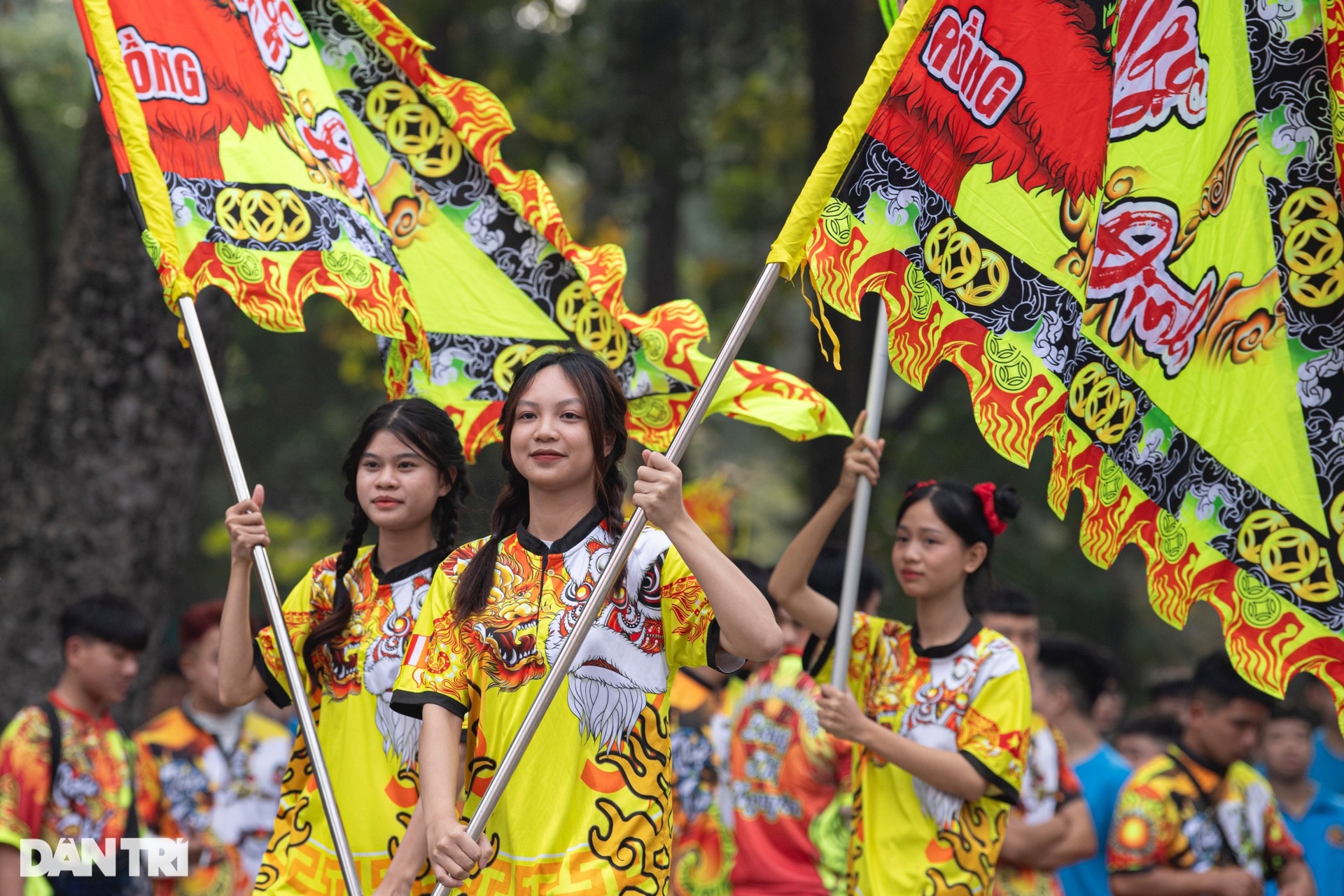 Nữ sinh 17 tuổi tham gia tranh tài múa Rồng nghệ thuật Hà Nội - 4 Nữ sinh 17 tuổi tham gia tranh tài múa Rồng nghệ thuật Hà Nội - 4
