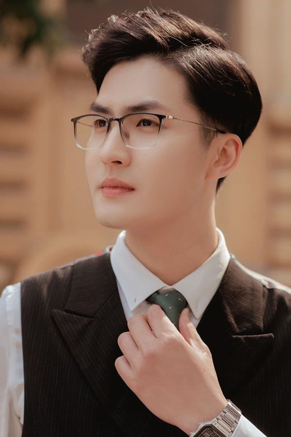 Bị áp lực và thị phi bủa vây, “thầy giáo soái ca” dừng livestream giảng bài - 7 Bị áp lực và thị phi bủa vây, “thầy giáo soái ca” dừng livestream giảng bài - 7