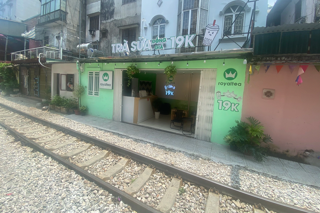 Xóa sổ cà phê đường tàu ở Hà Nội, luật cho phép hay không? - 3 Xóa sổ cà phê đường tàu ở Hà Nội, luật cho phép hay không? - 3