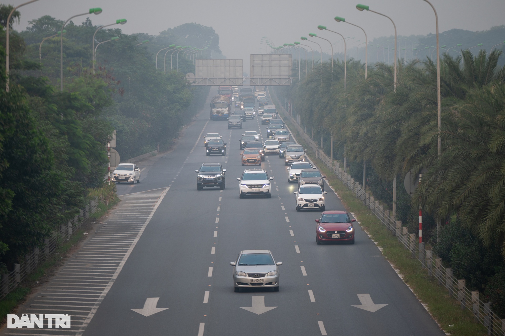 Bầu trời Hà Nội mù mịt, chất lượng không khí ở mức báo động - 5 Bầu trời Hà Nội mù mịt, chất lượng không khí ở mức báo động - 5
