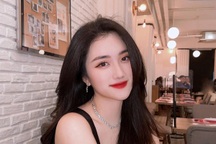 Nữ MC eSports sở hữu combo: xinh đẹp - quyến rũ - học siêu