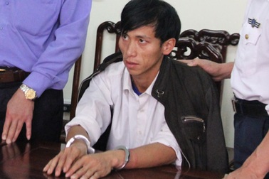 Giải vây đồng bọn buôn 4 bánh heroin bằng…lựu đạn