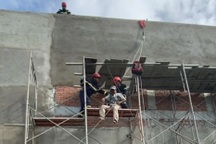 Giải cứu thợ xây bị tai nạn lao động, mắc kẹt trên cao