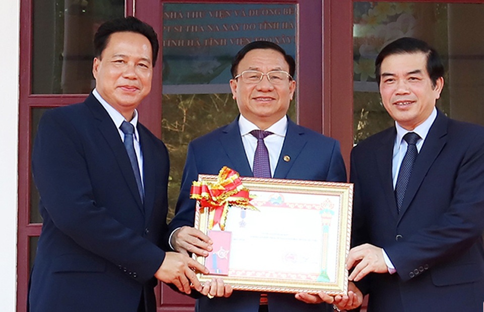 Chủ tịch nước CHDCND Lào trao tặng Huân chương Lao động hạng Ba cho tỉnh Hà Tĩnh - 4 Chủ tịch nước CHDCND Lào trao tặng Huân chương Lao động hạng Ba cho tỉnh Hà Tĩnh - 4