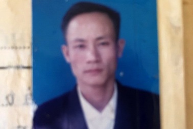 Truy tìm đối tượng ôm vũ khí cố thủ trong nhà