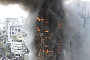 Thượng Hải: Chung cư cao tầng chìm trong biển lửa